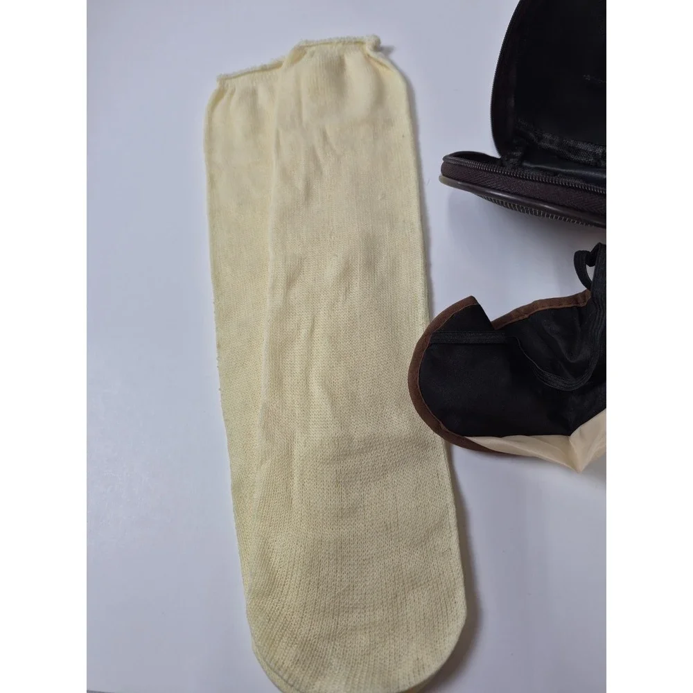 Vtg Emirates Airline Amenity Kit First Class Collectible Travel Pouch + Content